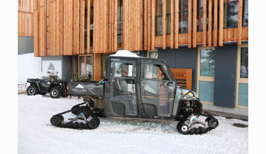 jeep des neiges L'Aiguille Grive Chalets Hôtel****