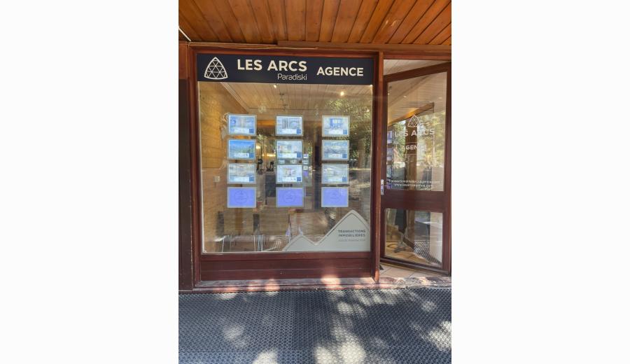 vitrine Les Arcs Agence Transaction Arc 1800