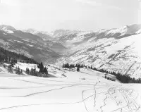 Arc 1600, le site vierge & les premières traces