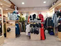 Vente  de vêtements et accessoires