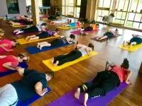 Yoga au lounge L'Aiguille Grive Chalets Hôtel