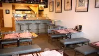Les tables et le Bar du Mont Blanc