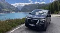 Nissan 8 places Alaska Taxi