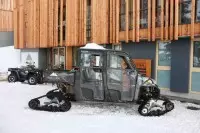 jeep des neiges L'Aiguille Grive Chalets Hôtel
