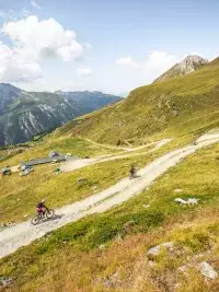 Parcours VTT électrique panoramique aux Arcs en montagne