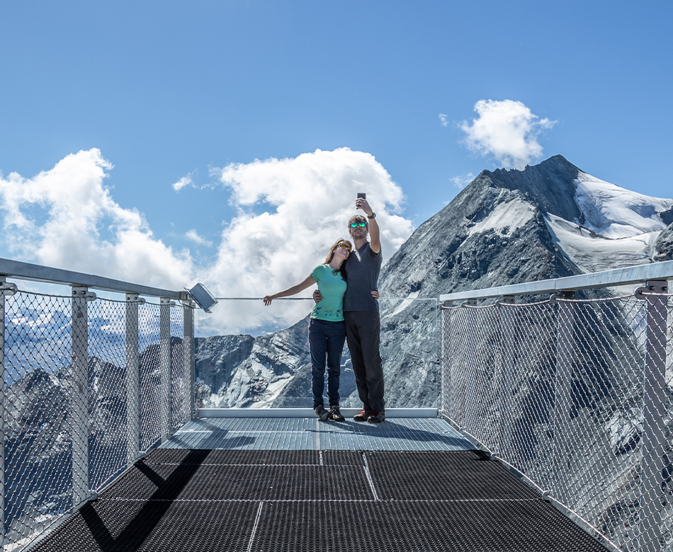 Point culminant à plus de 3226 mètres, l’Aiguille Rouge vous fait découvrir un panorama à 360° à vous couper le souffle !
